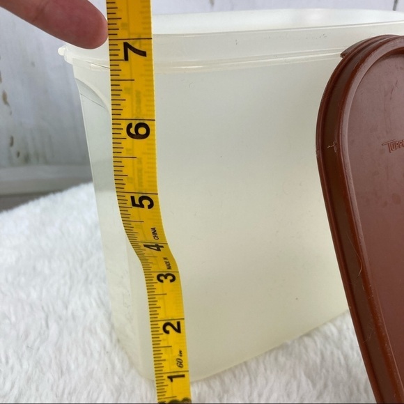 Tupperware 1.7L storage container - Picture 4 of 6